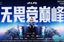 亚博体育-包含Rookie回归赛场，势不可挡首场状态亮眼，曼联观众沸腾！的词条